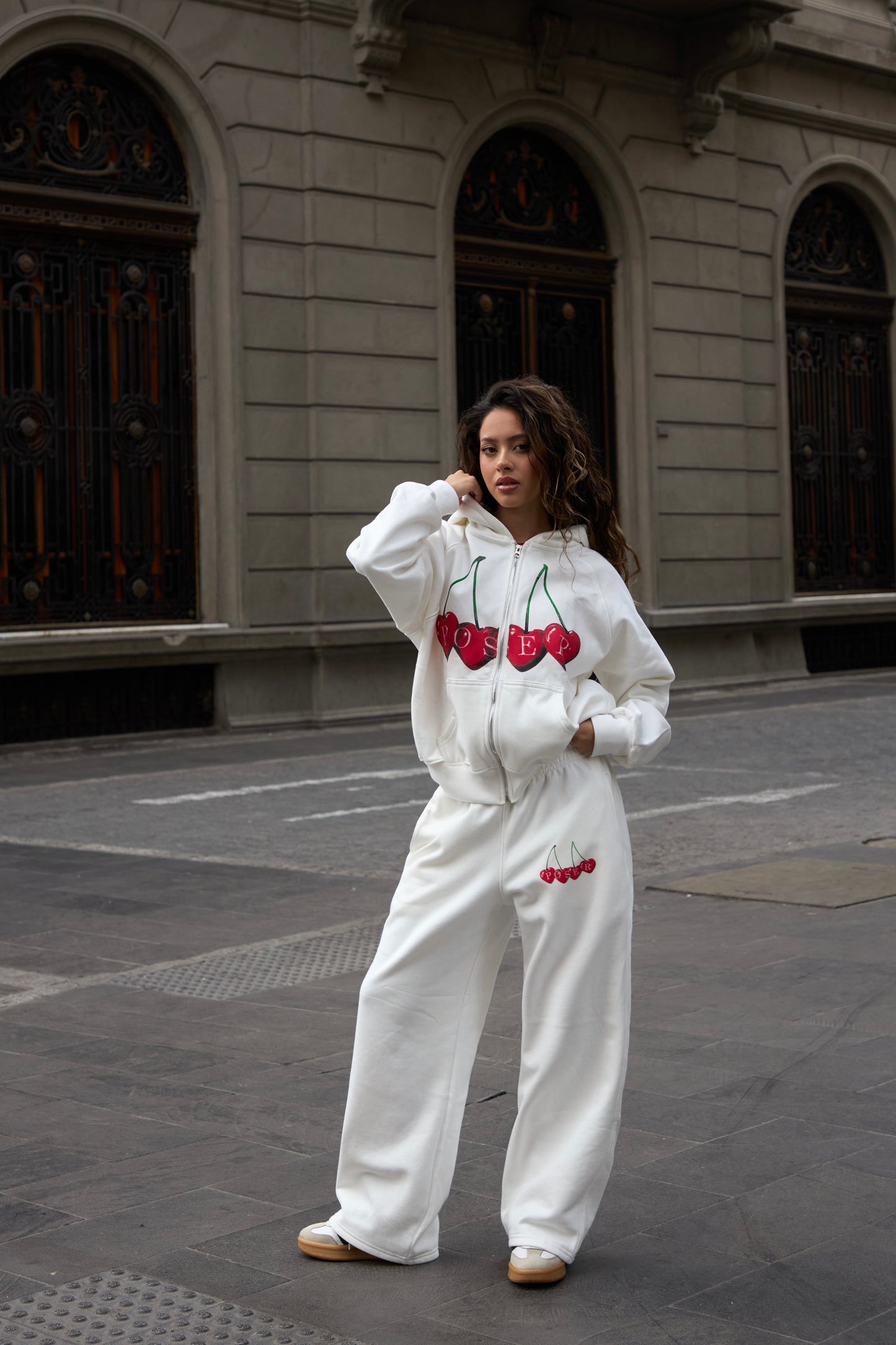 CHERRY SWEATPANTS