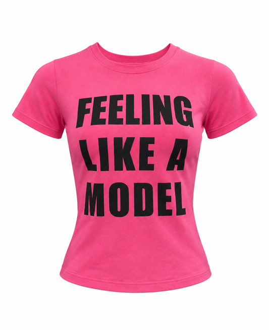 MODEL FUCSIA BABY TEE
